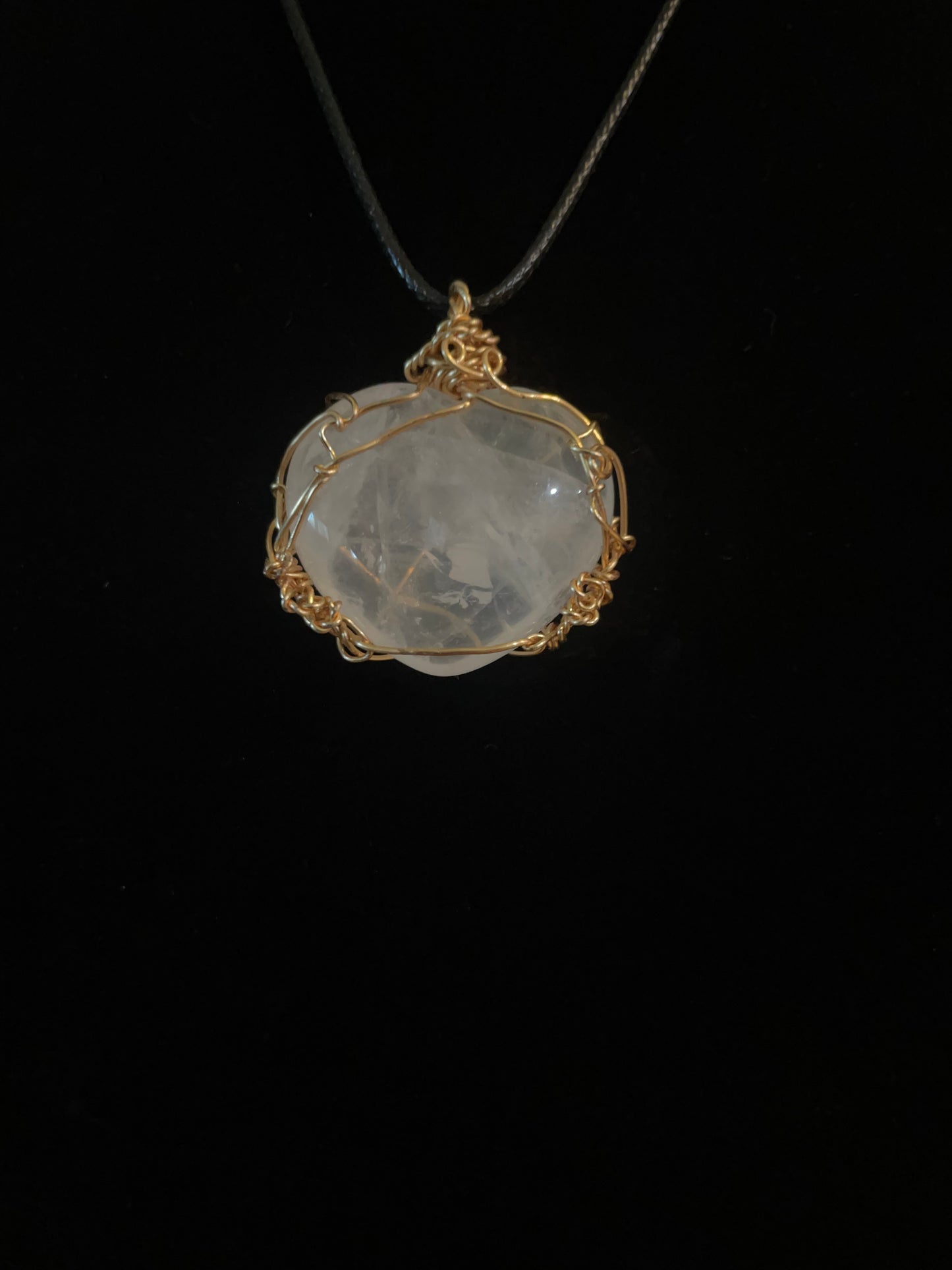 Quartz heart pendant (non tarnish gold)