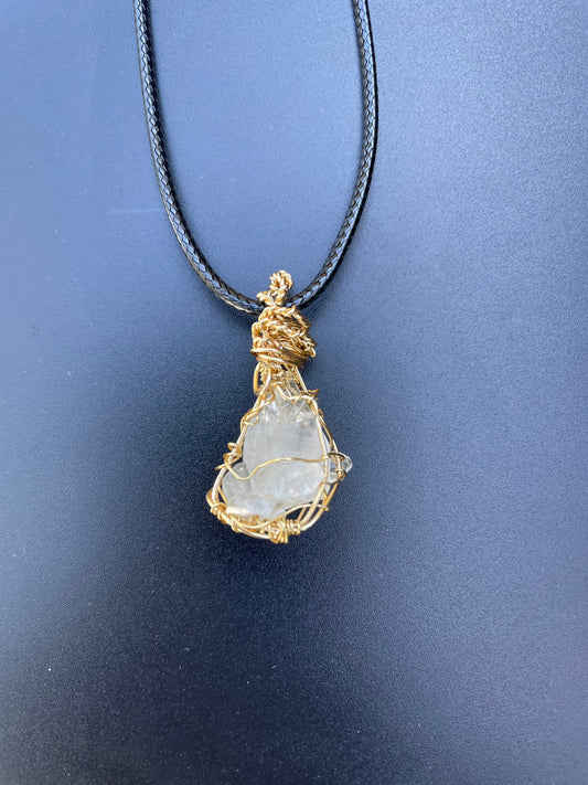 PHANTOM QUARTZ (NON TARNISH GOLD) PENDANT